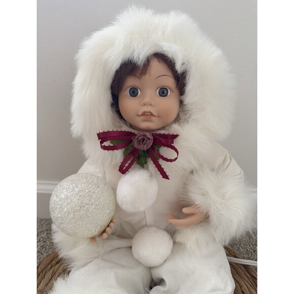 ANIMATED CHRISTMAS ESKIMO / TELCO MOTION-ette / VINTAGE 1995 Holiday Doll - Picture 2 of 4
